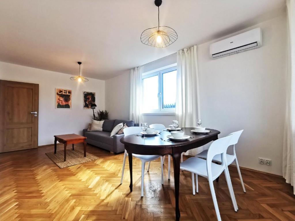 Wroc'Love Haukego Bosaka Check-In 24H Вроцлав Екстериор снимка
